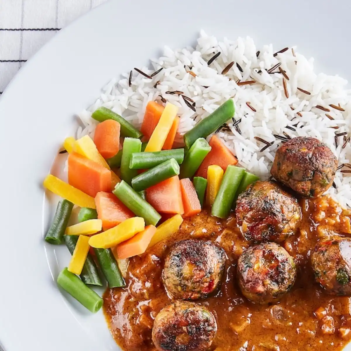 Bild 2 von LÄTTLAGAT Gemüsebällchen mit Reis, Fertiggericht gefroren 380 g