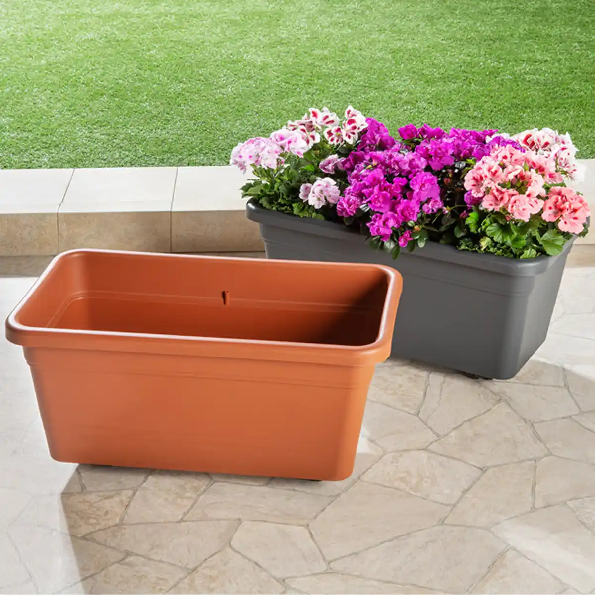 Bild 1 von Pflanzgefäß "Anthea" Terrakotta