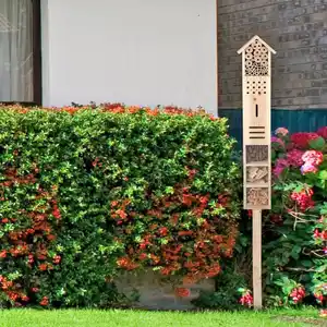 Insektenhotel XL auf Holzstab