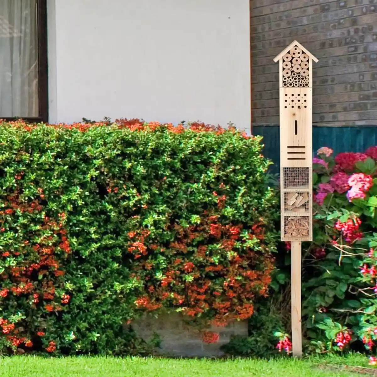 Bild 1 von Insektenhotel XL auf Holzstab