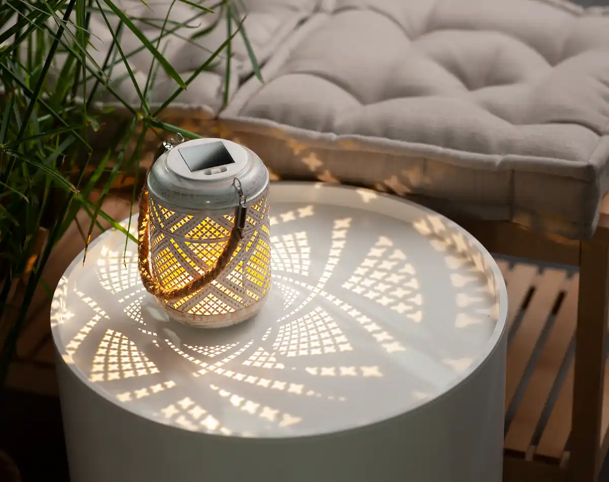 Bild 2 von IDEENWELT Solar-Laterne