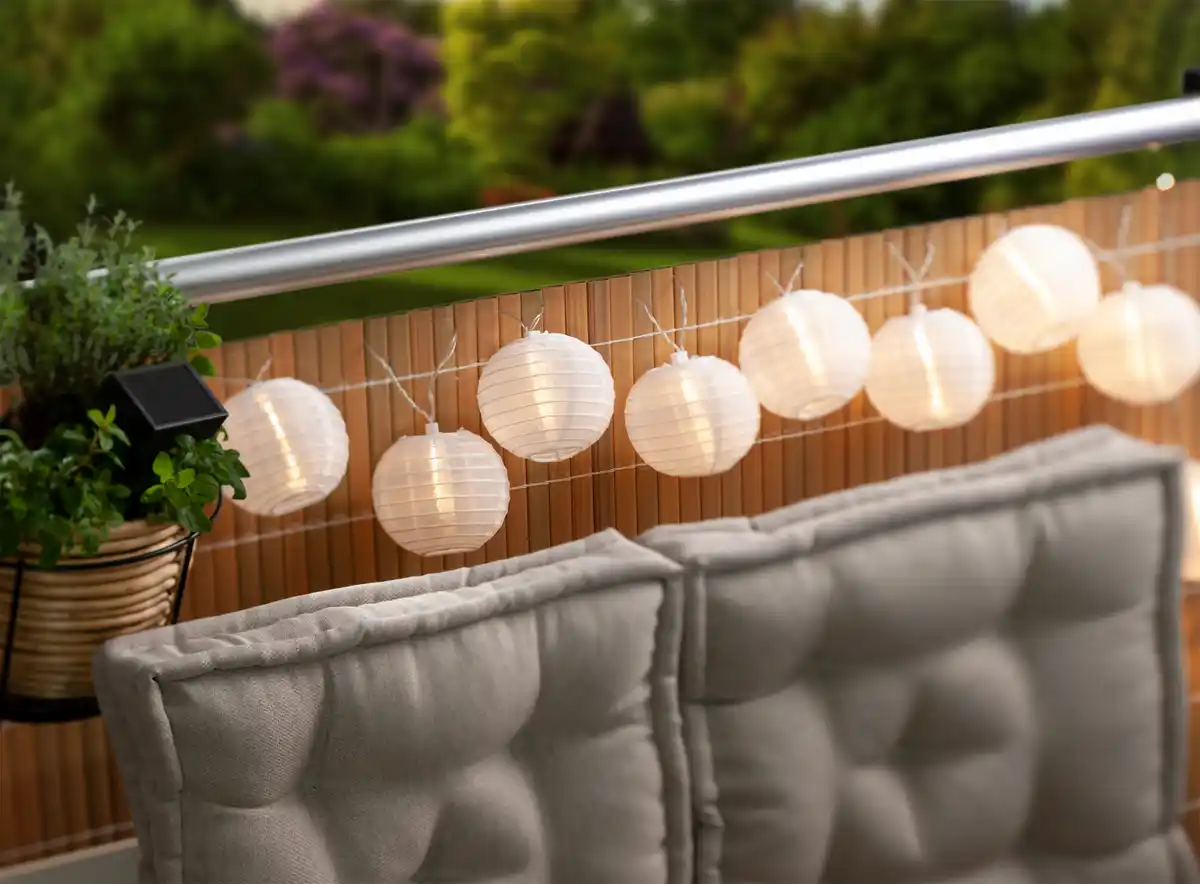 Bild 3 von IDEENWELT Solar-Lampion-Lichterkette
