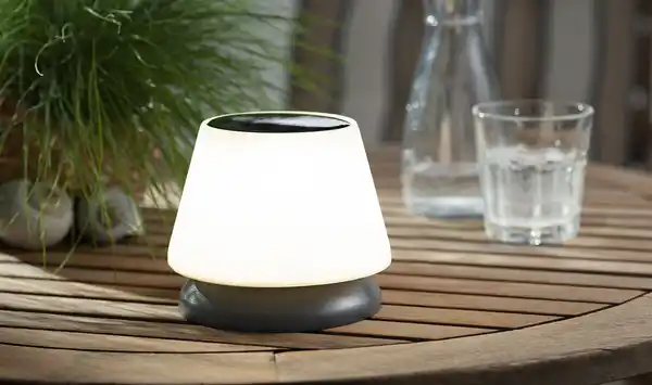 Bild 2 von IDEENWELT Solar-Tischleuchte