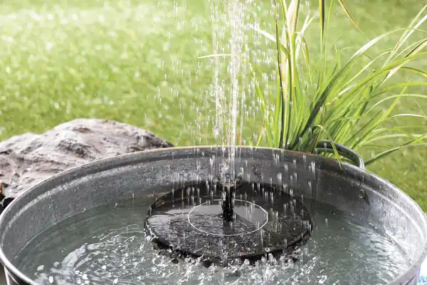 Bild 2 von IDEENWELT Solar-Springbrunnen