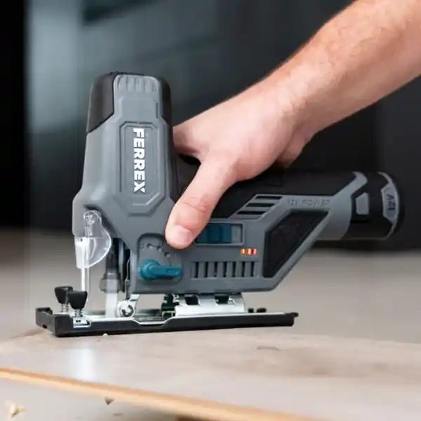 Bild 3 von FERREX 12-V-Akku-Stichsäge