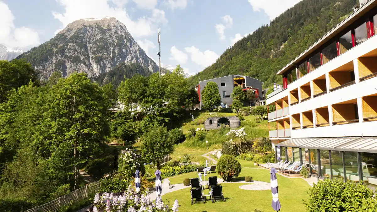 Bild 1 von Österreich – Vorarlberg – Brand bei Bludenz – 4* Hotel Walliserhof