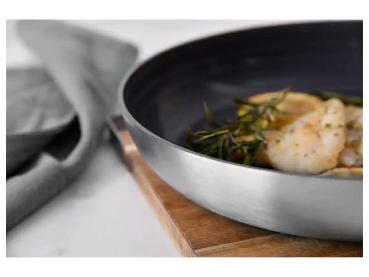 Bild 3 von Masterpro Edelstahl-Bratpfanne, Ø 28 cm, by Stefano Zarrella