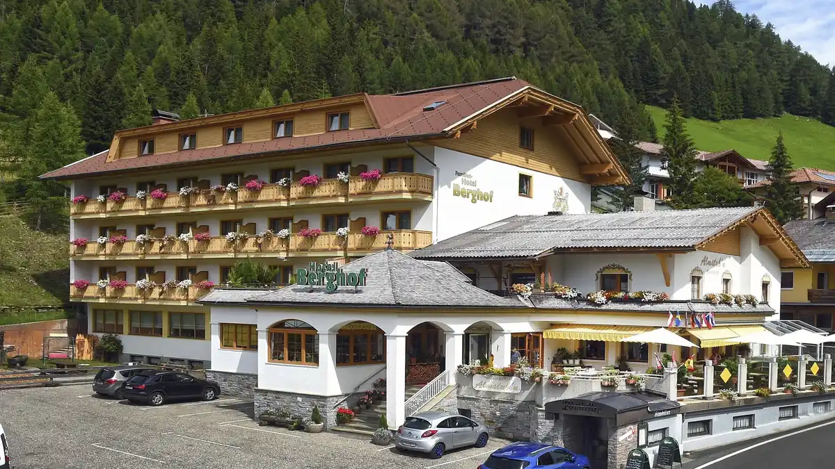 Bild 1 von Österreich - Kärnten - 4* Familienhotel Berghof