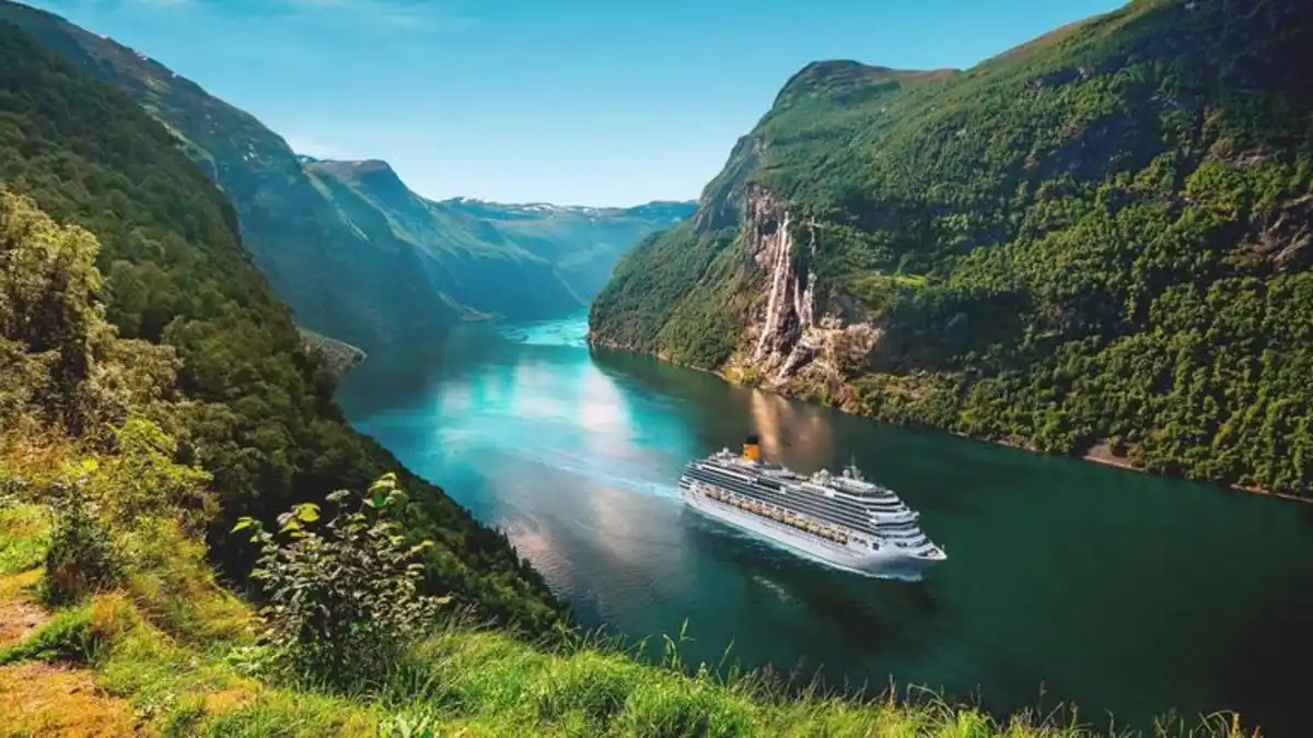 Bild 1 von Kreuzfahrten Norwegen - Fjorde: Kreuzfahrt mit Costa Favolosa ab/an Hamburg