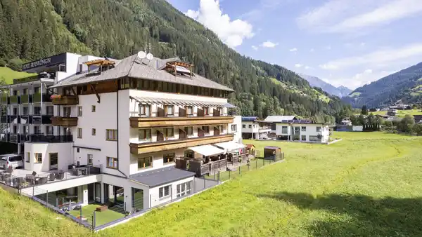 Bild 1 von Österreich - Nordtirol - See (im Paznauntal)  - Hotel Alpenkönigin****