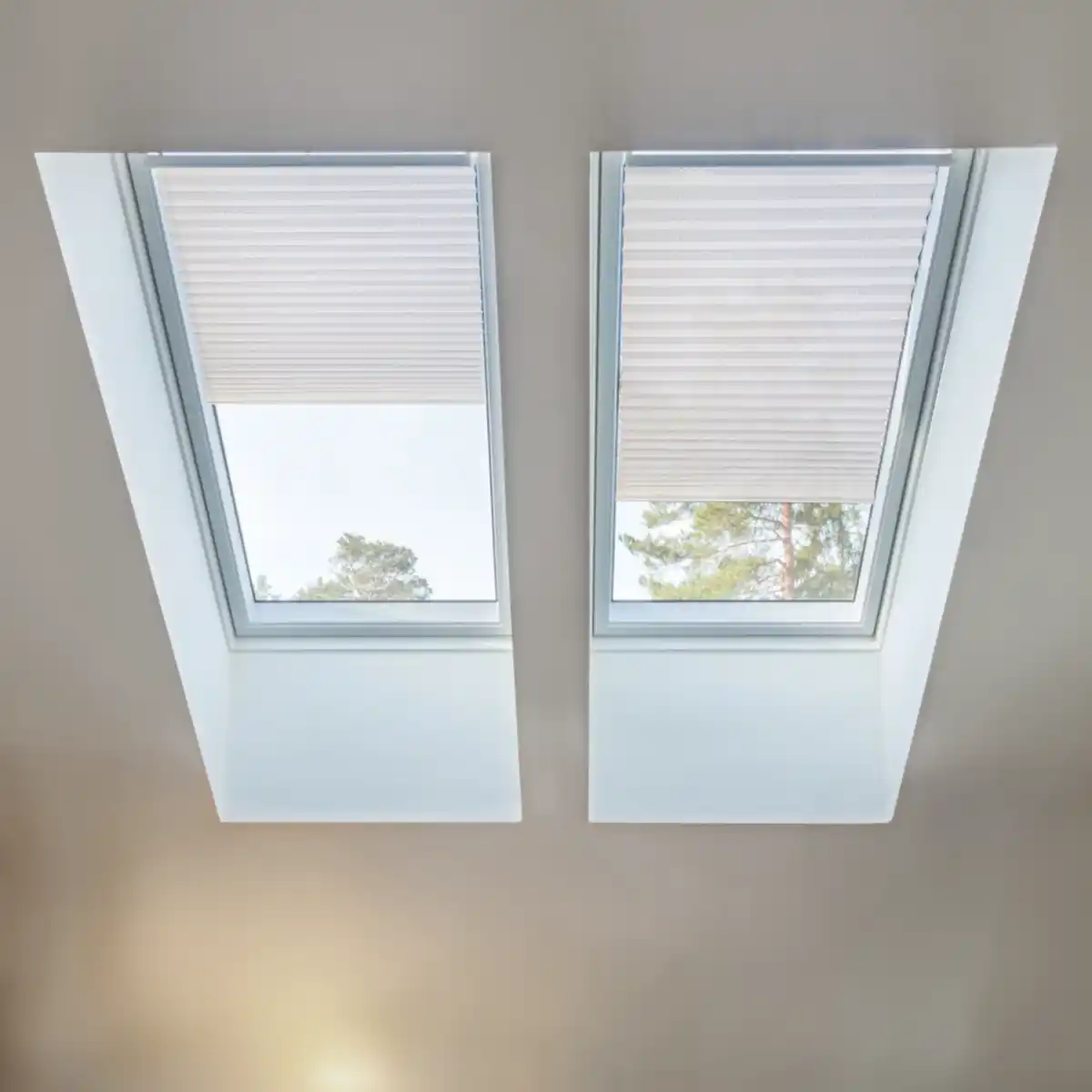 Bild 1 von Plissee für Dachfesnter mit Saugnapfbefestigung weiß 59,3 x 142 cm