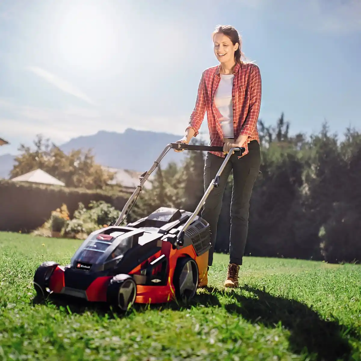 Bild 4 von Einhell Power X-Change Akku-Rasenmäher GE-CM 43 Li 63 l Fangkorb inkl. 2 Akkus