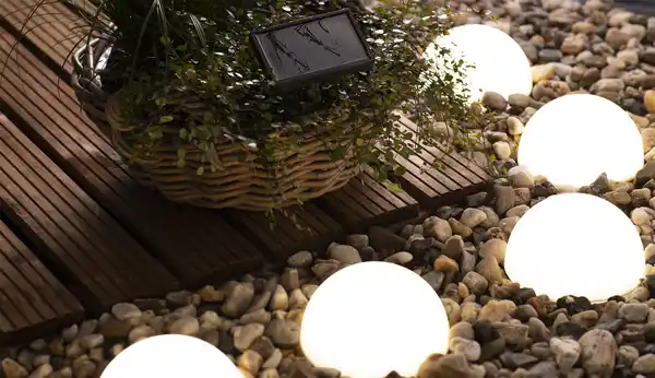 Bild 3 von IDEENWELT Solar-Bodenlichterkette