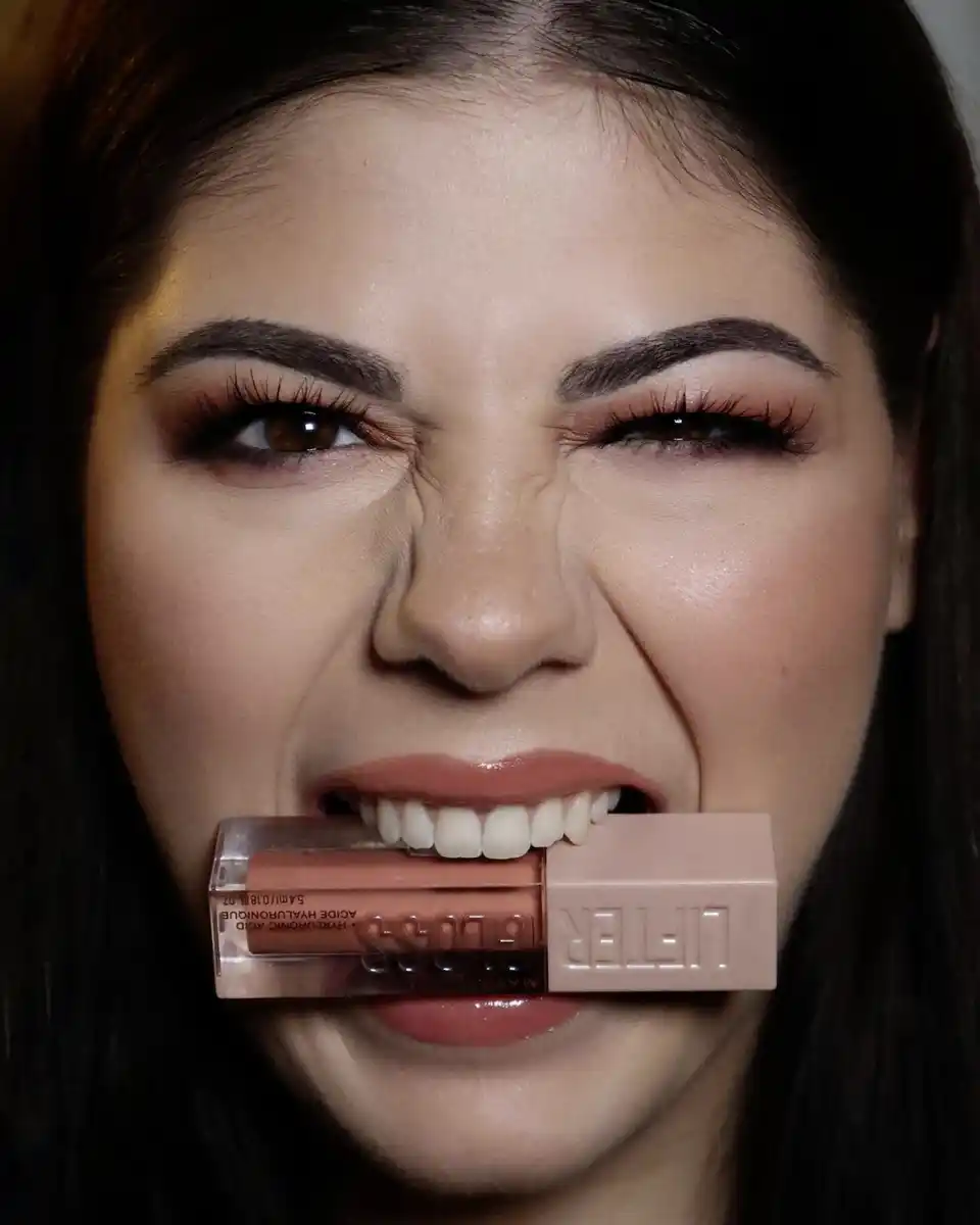 Bild 2 von Maybelline New York Lippenstift Lifter Gloss 004 silk, 5,4 ml