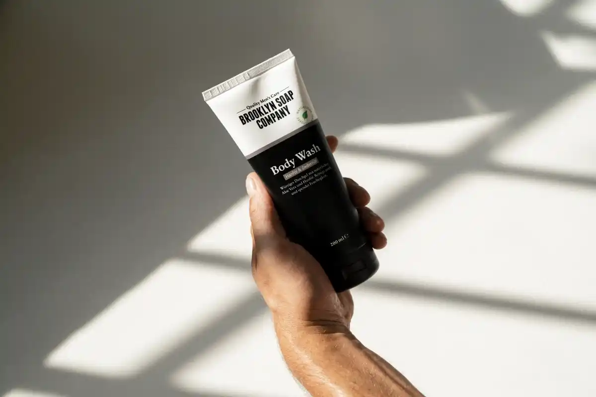 Bild 3 von Brooklyn Soap Company Duschgel Body Wash Hanföl & Zedernöl, 200 ml