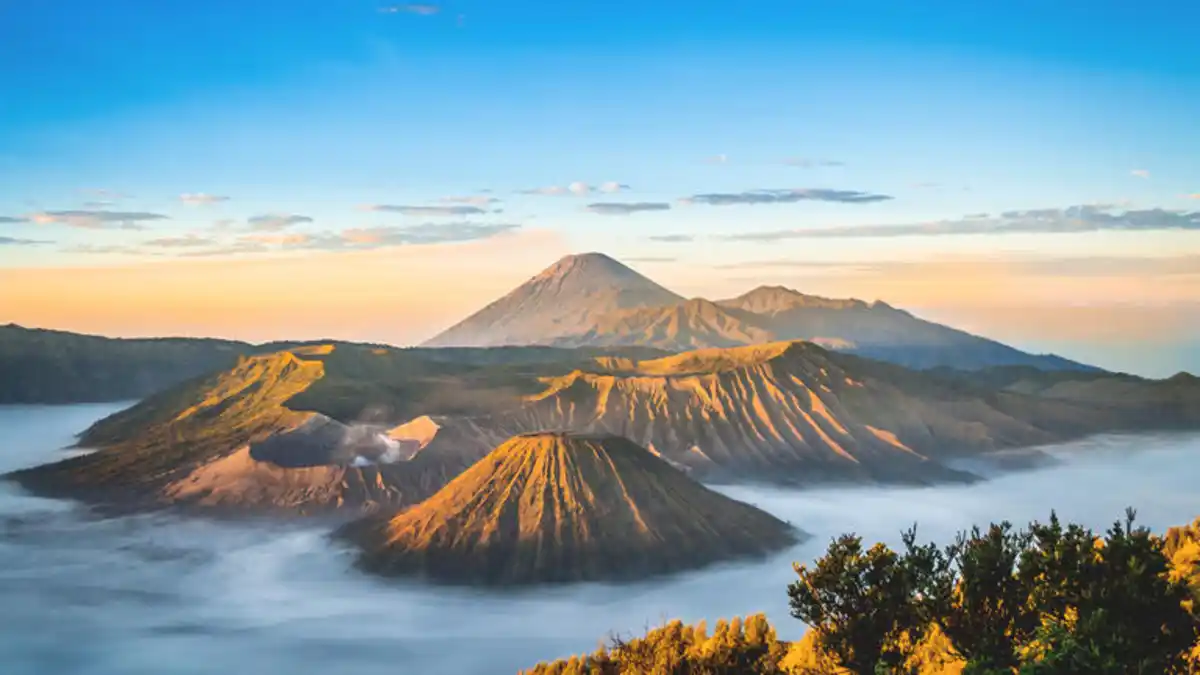 Bild 1 von Rundreisen Indonesien - Java & Bali: Magische Momente zwischen Borobudur und Bromo Vulkan