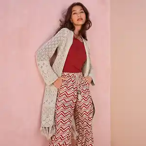Damen-Langstrickjacke mit Ajourmuster