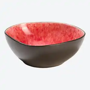 Poke Bowl aus Steinzeug mit unregelmäßiger Form