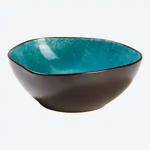 Poke Bowl aus Steinzeug mit unregelmäßiger Form