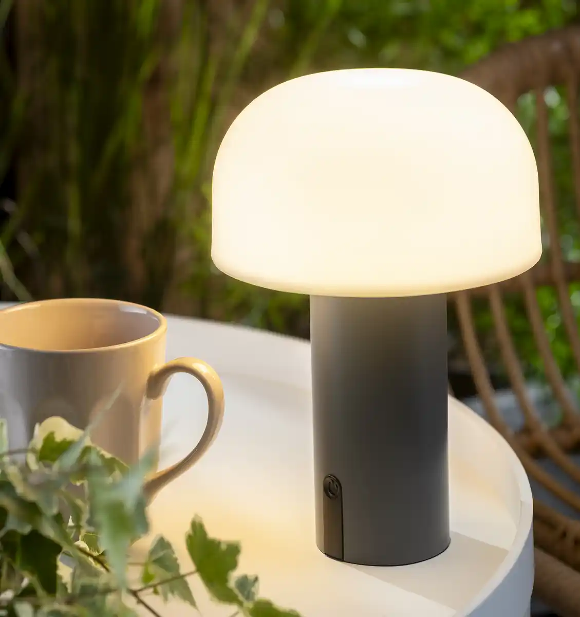 Bild 4 von IDEENWELT Outdoor-Tischleuchte dunkelgrau