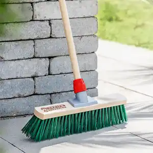 Powertec Garden Garten-/ Straßenbesen mit Holzstiel