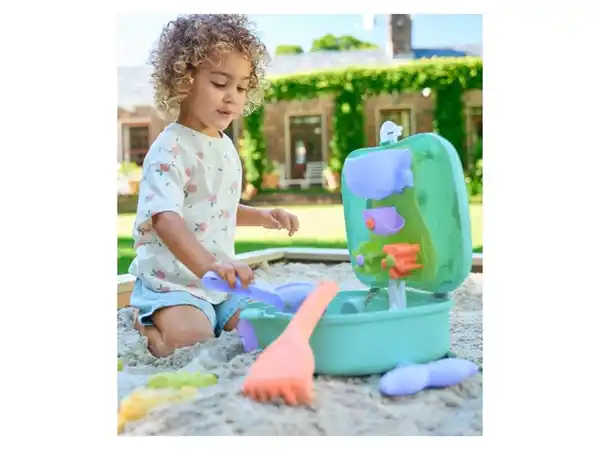 Bild 2 von Playtive Rollkoffer mit Strandspielzeug, 8-teilig