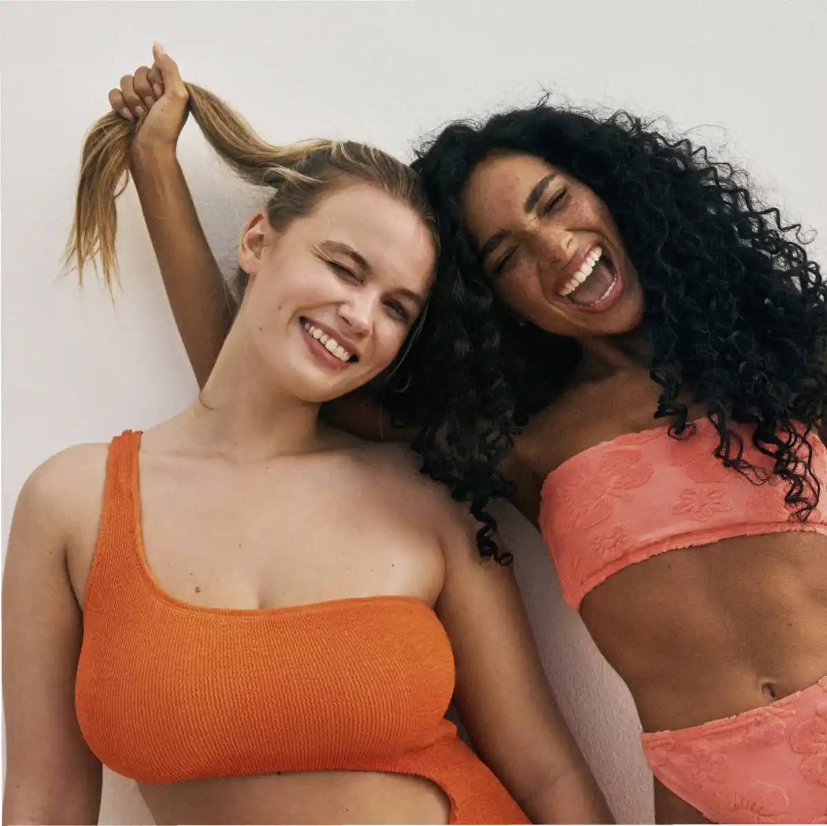 Bild 4 von Hawaiian Tropic Glowing Protection Sun Lotion LSF 15, 180 ml