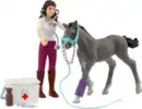 Bild 2 von Schleich 42752 Mrs. Kramer mit Fohlen