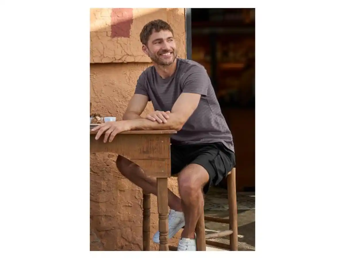 Bild 3 von LIVERGY® Herren Cargo-Sweatshorts, mit seitlichen Eingrifftaschen