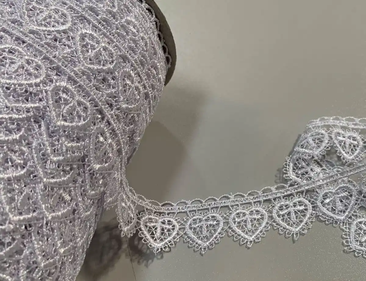 Bild 1 von Spitze Weiß