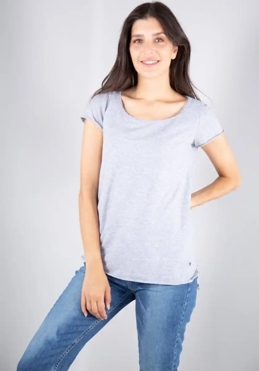 Bild 1 von Please Jeans T-Shirt M00A mit Please Metal-Label und leicht angeschnittenen Saumabschlüssen