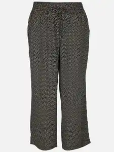 Große Größen 7/8 Sommerhose Schwarz