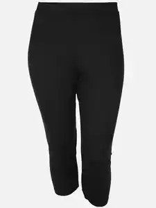Große Größen Basic Capri-Leggings Schwarz