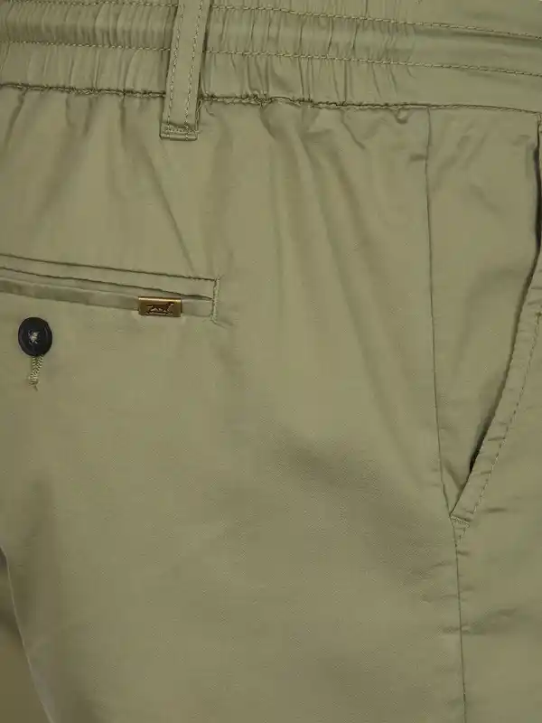 Bild 4 von Herren Chino Shorts mit Relaxbund Oliv