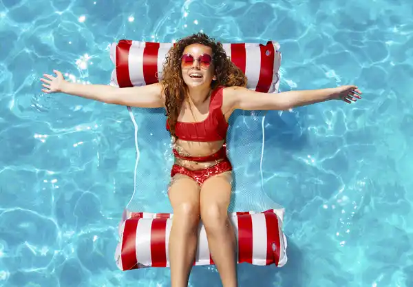 Bild 4 von IDEENWELT Wasserhängematte gestreift