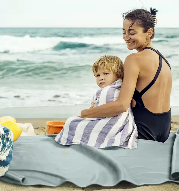 Bild 2 von IDEENWELT Sandfreie Strandmatte 150 x 200 cm