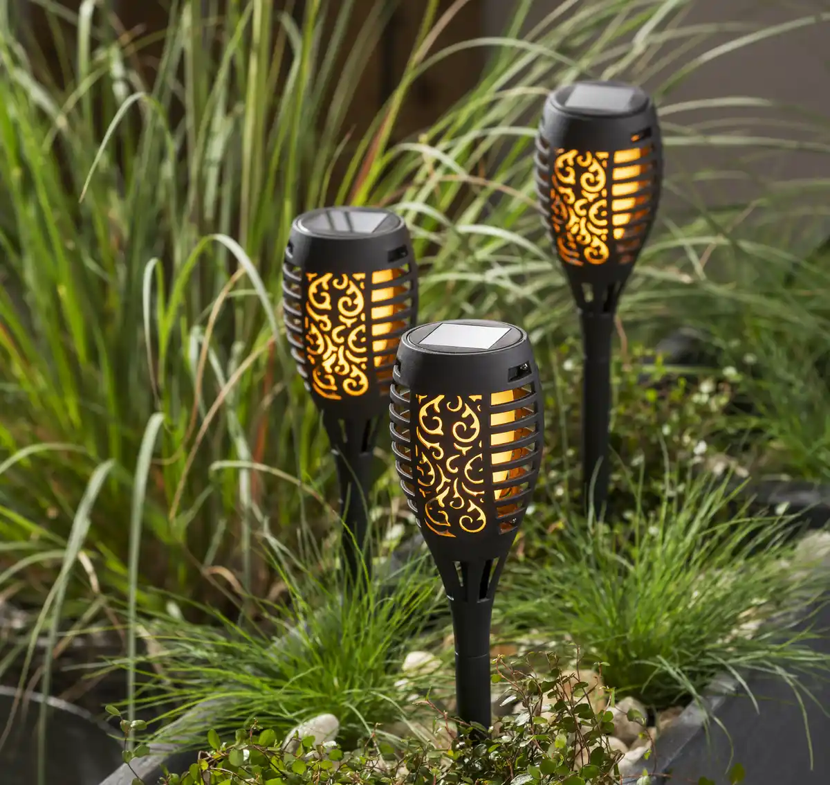 Bild 3 von IDEENWELT Solar-Gartenfackeln 3er-Set schwarz