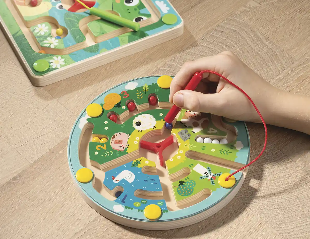 Bild 3 von IDEENWELT Holz-Magnetspiel Farm