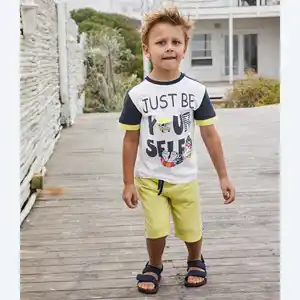 Kinder-Jungen-Set mit Frontaufdruck, 2-teilig