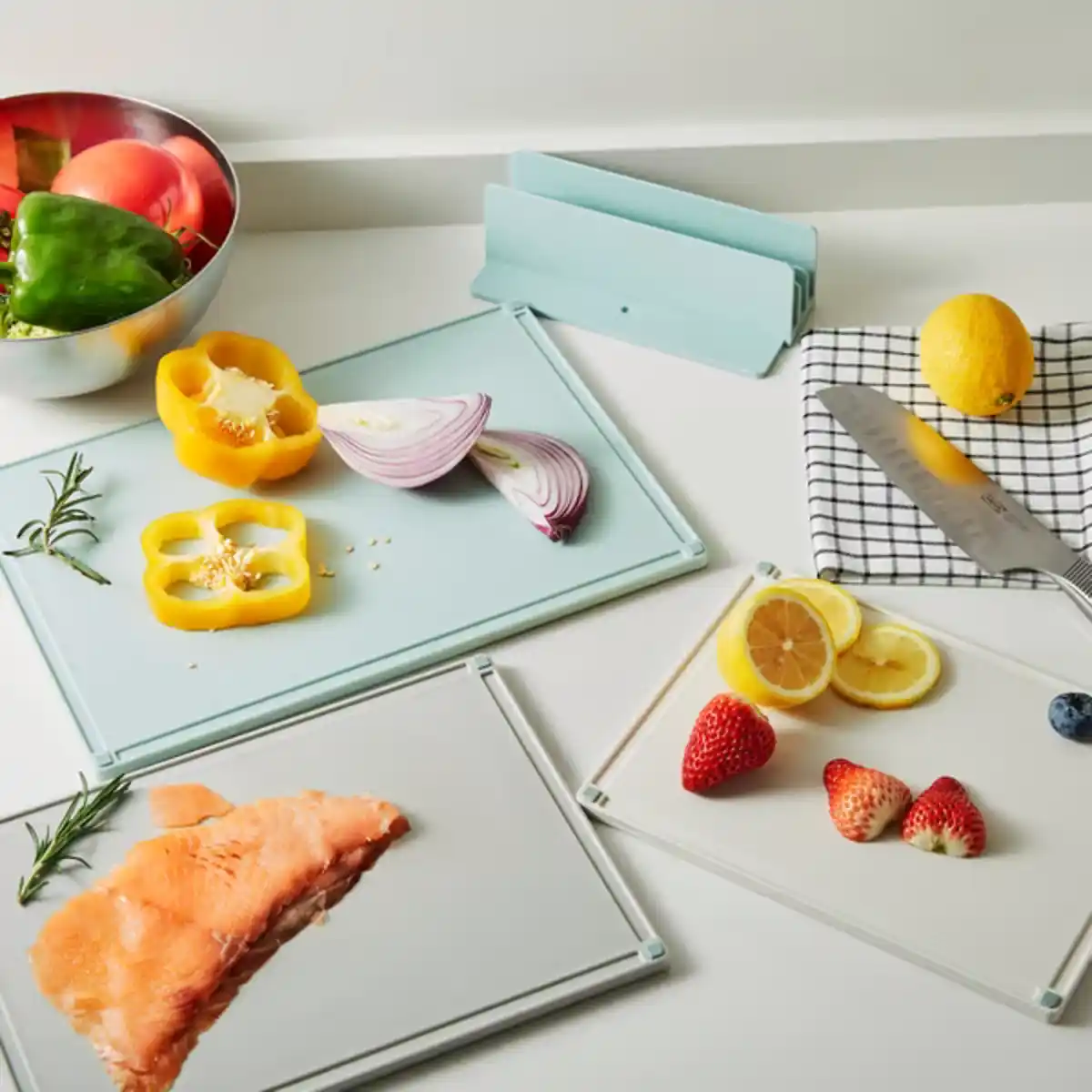 Bild 3 von GUMMIHAJ Halter mit 3 Schneidebrettern