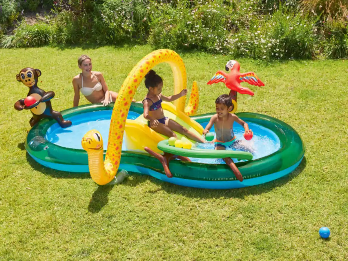 Bild 2 von Playtive Kinder Erlebnispool, mit Wassersprüher und Rutsche