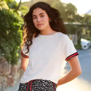 Damen-T-Shirt mit Streifenborte