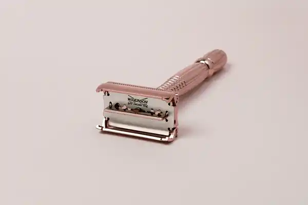 Bild 3 von Wilkinson Sword Intuition Rose Gold Rasierhobel Klingen, dreifachbeschichtet, 15 Stück