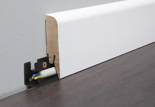 Bild 1 von Kronoflooring Fußleiste 260 cm 70 x 17 mm Uni weiß gerundet
