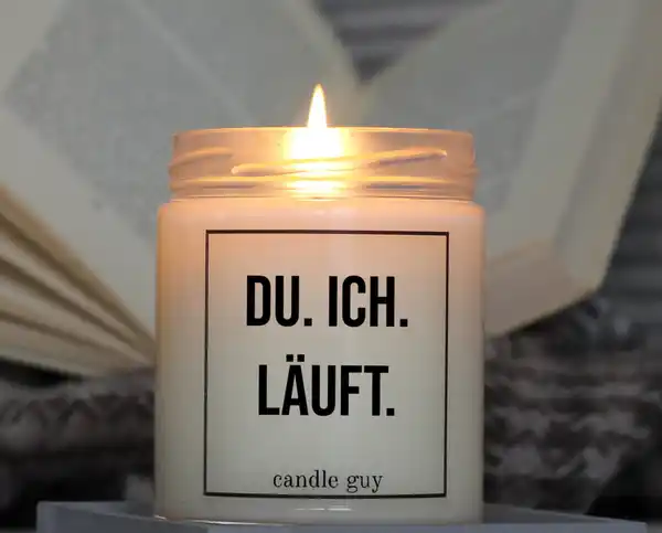 Bild 2 von candle guy Duftkerze "Du. Ich. Läuft."