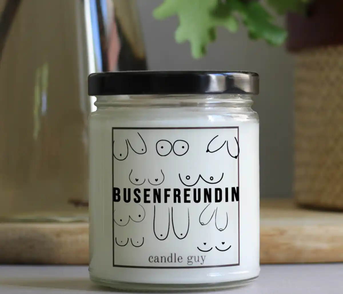Bild 2 von candle guy Duftkerze "Busenfreundin"