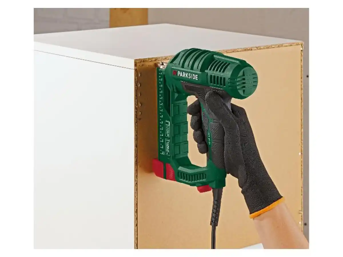 Bild 2 von PARKSIDE® Elektrotacker »PET 25 C3«, mit rutschfestem Softgrip und Sicherheitsschalter