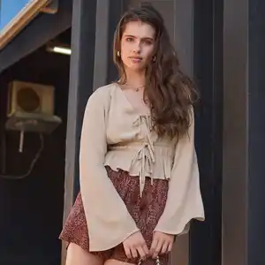 Damen-Bluse mit Schnürung
