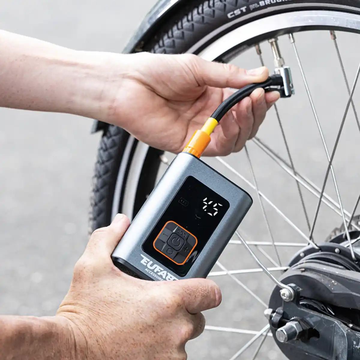 Bild 1 von EUFAB Aufladbarer Mini-Kompressor 10 bar