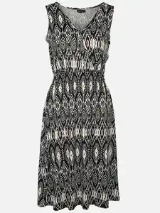 Damen Jerseykleid mit Blätterprint allover Schwarz